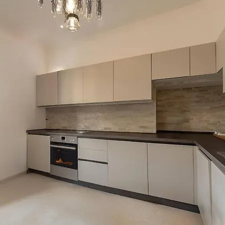 Apartament Realty Company Pantheon